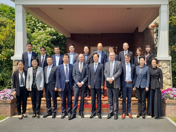 丹麦王国驻上海总领事携LiqTech公司到访江苏永冠给排水设备有限公司洽谈